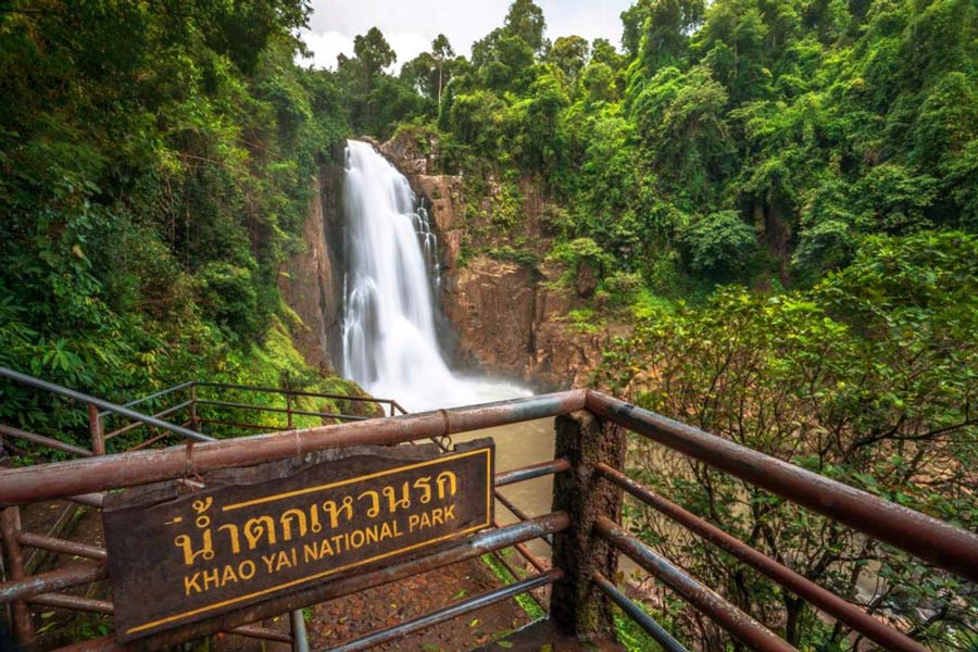 Il y a des activités captivantes au parc national de Khao Yai 