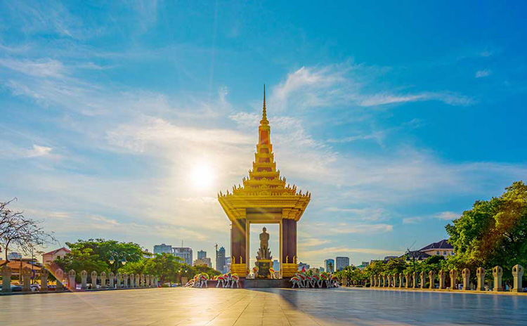 Aujourd'hui, Phnom Penh est une ville paisible, attirant de nombreux touristes