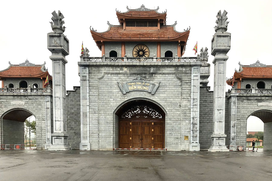 Le temple de Rois Hung à Phu Tho 