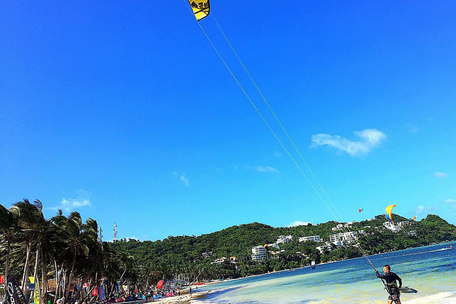 Ski-surfing à l'île de Boracay