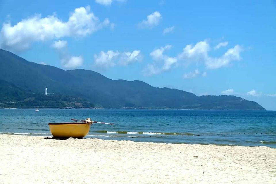 la meilleure période pour se rendre à la plage de Khe Hai est de mars à août