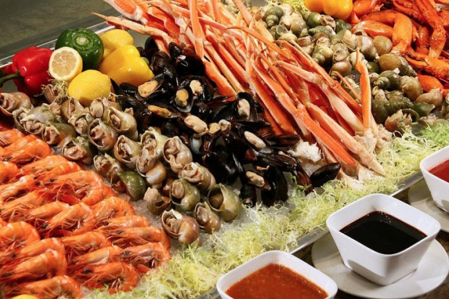 Les fruits de mer à la plage de Truong sont d’une grande fraîcheur et proposés à des prix très raisonnables