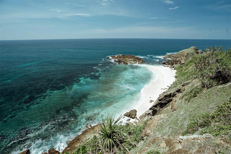 Vue panoramique sur le sommet de la colline à proximité de Kuta