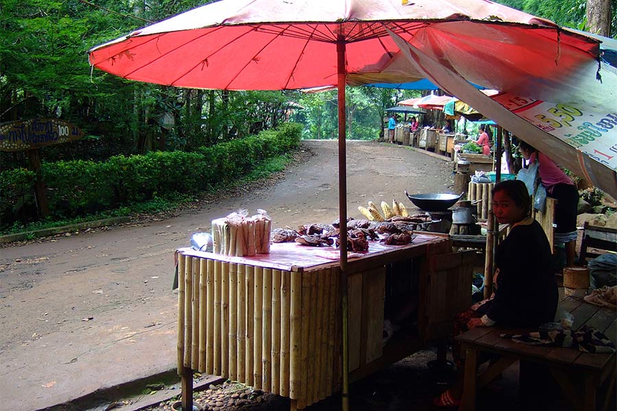 Un marché à Paksong, plateau Bolaven