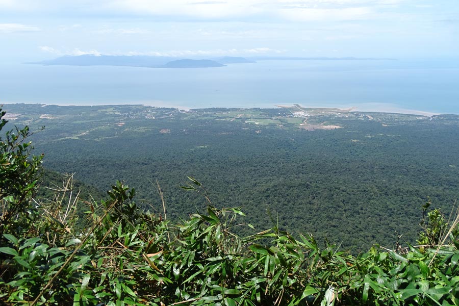 La vue sur golf de Thailande au plateau de Bokor