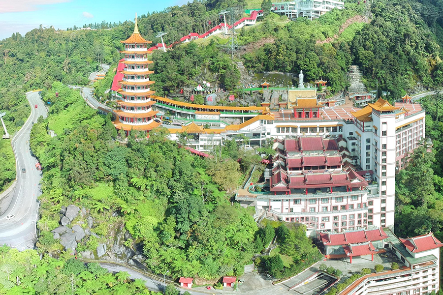 Temple au plateau de Genting, un lieu spirituel entouré de nature