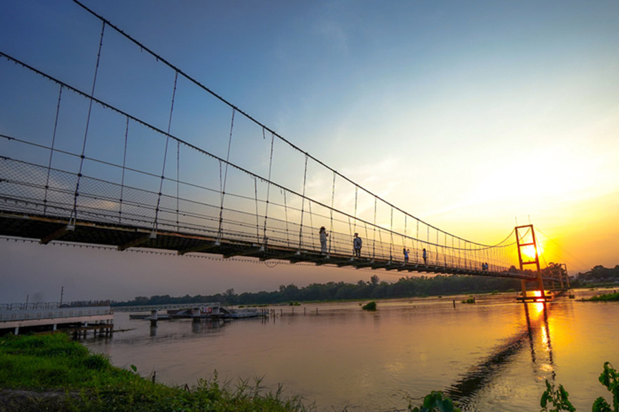 Pont Somphot Krung Rattanakosin de Tak a 200 ans