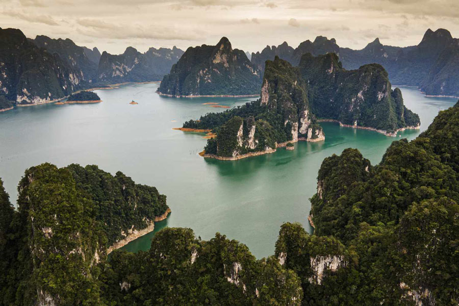  60 / 5.000 Parc national de Khao Sok avec une flore et une faune riches