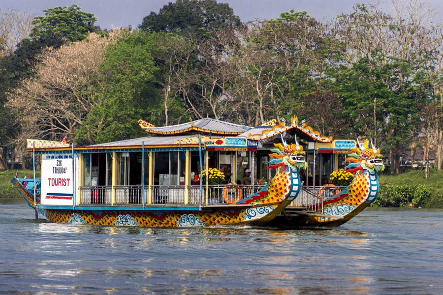 Que faire lors d'un circuit de 5 jours à Hué - Excursion en bateau sur la rivière des Parfums 