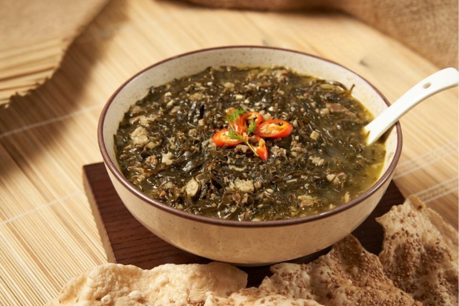 Soupe de pousses amères fait partie des réponses à que manger à Pu Luong