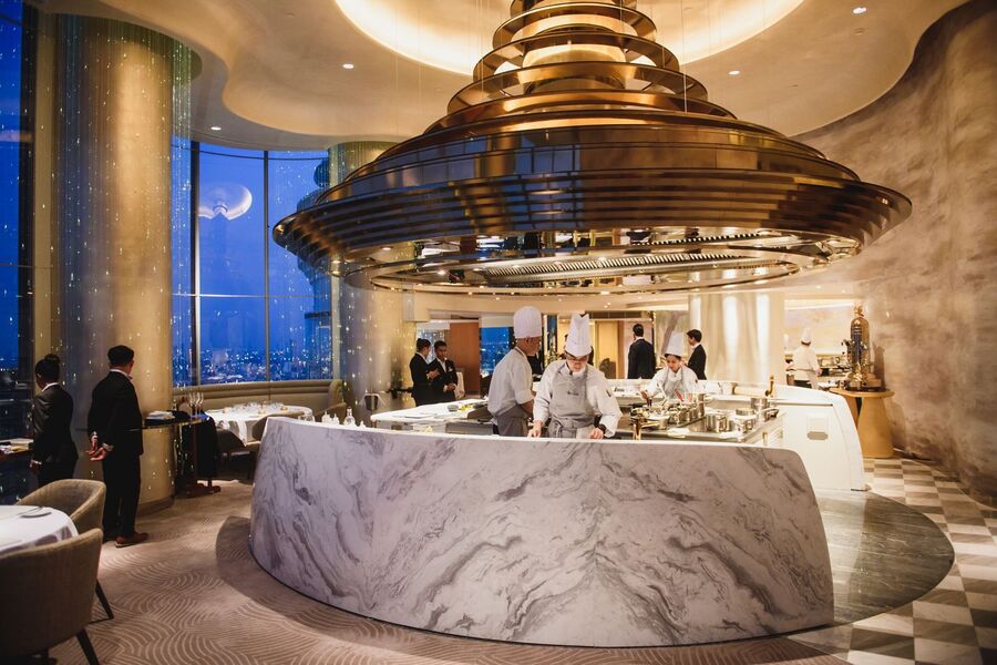 Chef’s Table au Le Bua, Tower Club at Lebua, est l’un des restaurants étoilés Michelin à Bangkok