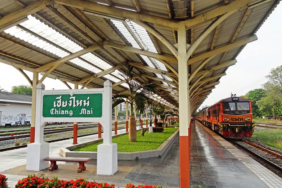 La gare de Chiang Mai est un point de transfert pour se rendre à Chiang Rai en train depuis Bangkok.