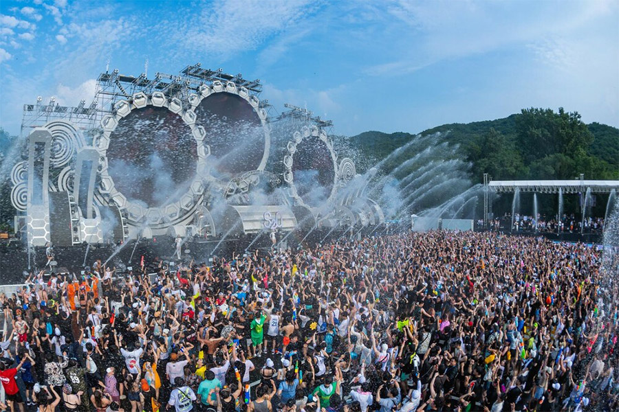 Festival de musique à Bangkok - célébrer le Songkran en manière moderne