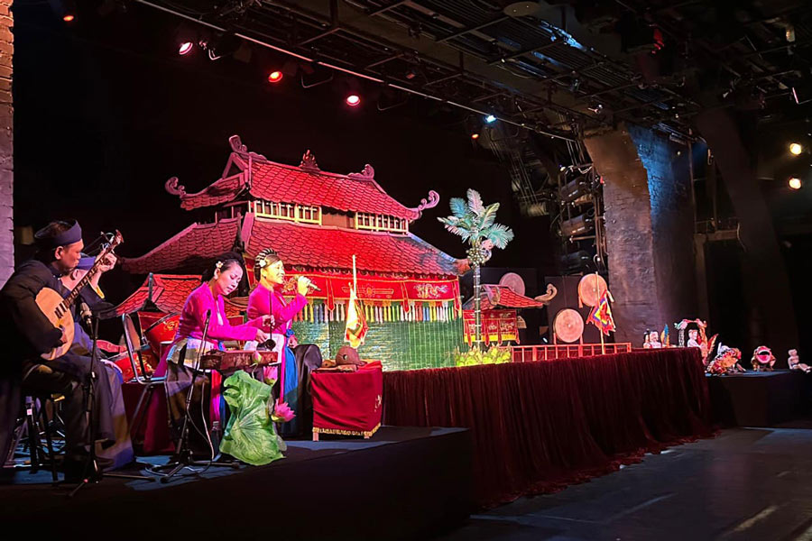 Marionnettes sur l’eau