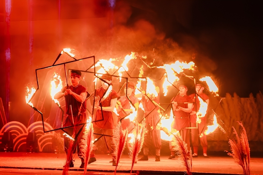  Représentation dramatique dans le show Héros aux roseaux, enrichissant la liste des spectacles vivants Vietnam.