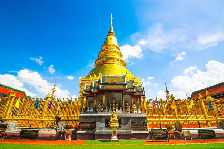 Stupa est le point central du temple