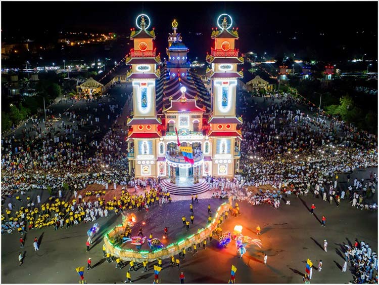 Activité de danse de l'encens du dragon pendant le festival