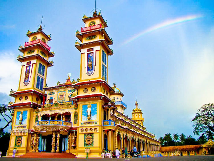 Grand campus à l'extérieur du Saint-Siège de Tay Ninh