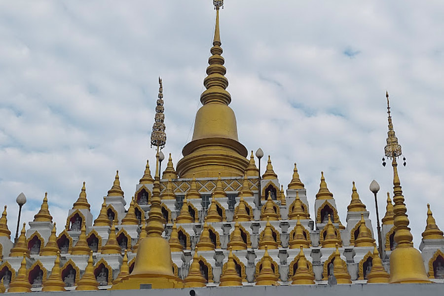 À Propos du temple de Manee Raison