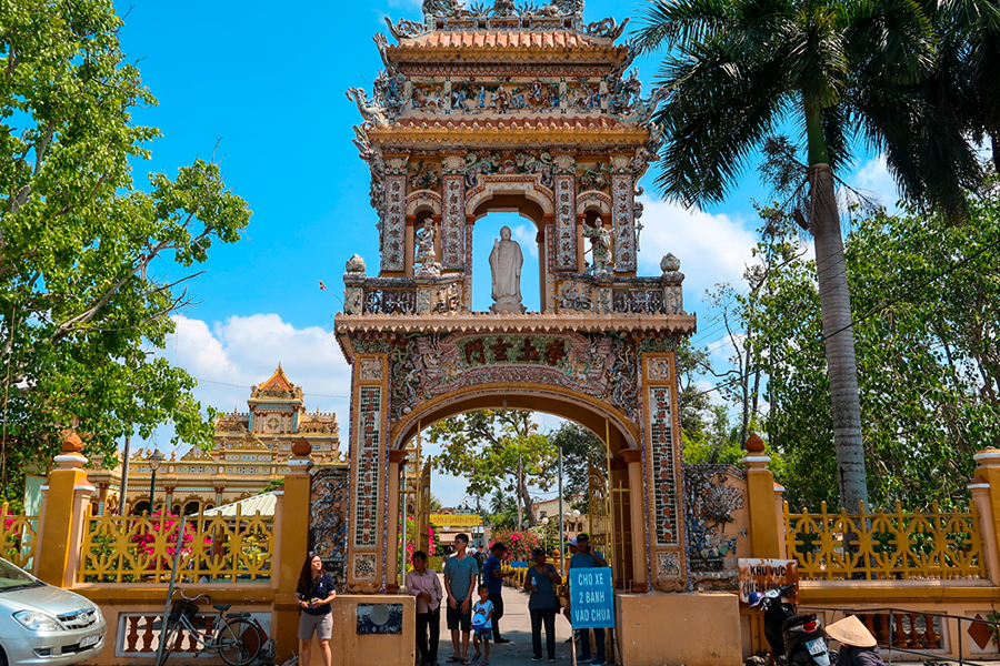 Porte d'entrée du temple de Vinh Trang