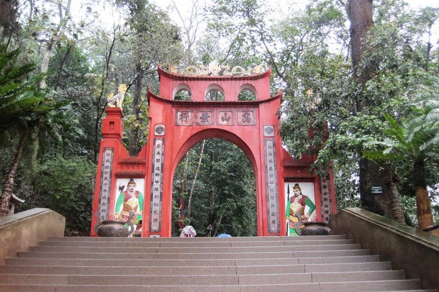 Temple des Rois Hung - Porte du Temple