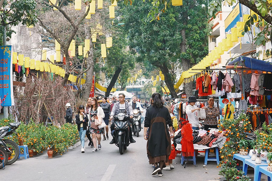 Le marché local avant le Têt 2025 au Vietnam