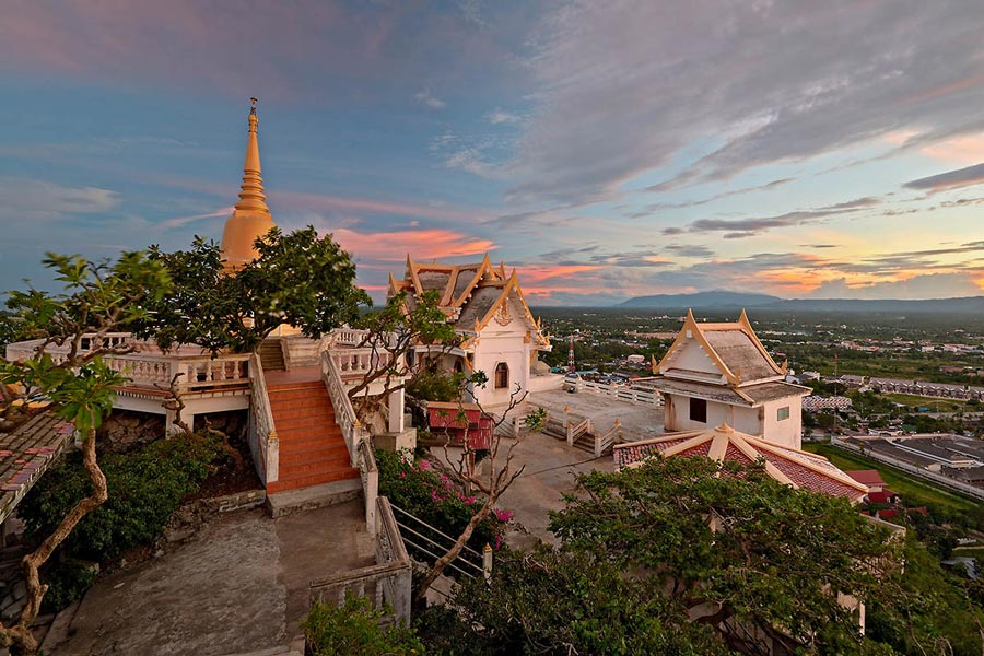 Prachuap Khiri Khan est la province occupant la possession la plus étroite de la Thaïlande