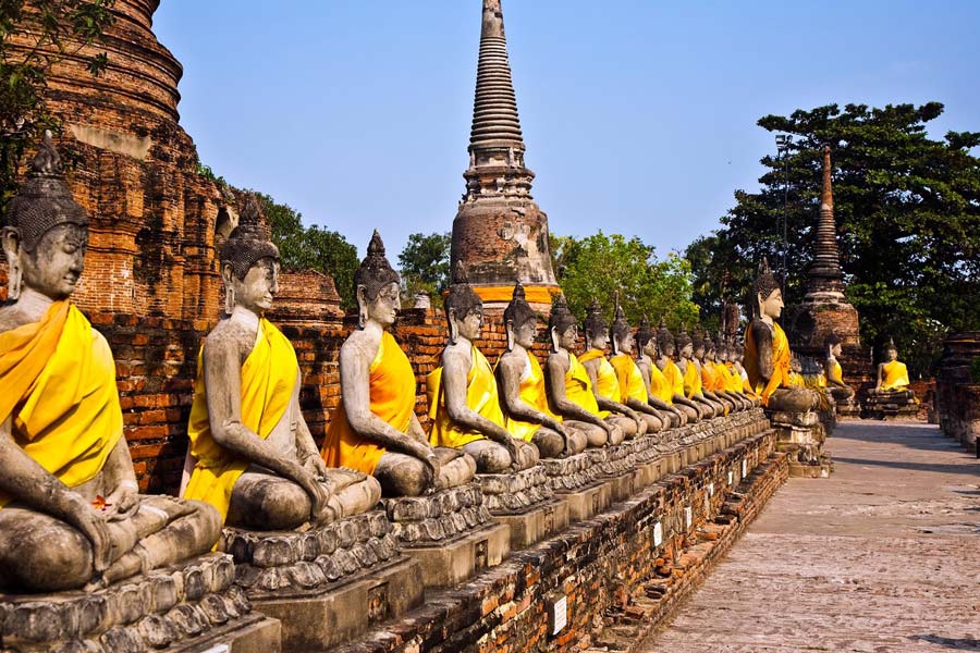 Statues de Bouddha au Wat Mahathat