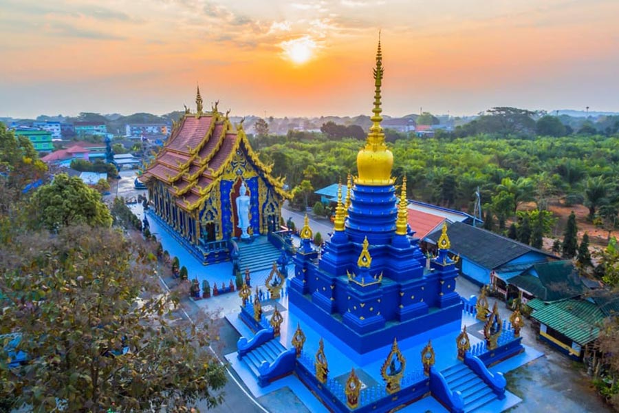 Pagode avec une couleur bleue unique que l'on ne trouve qu'à Chiang Rai