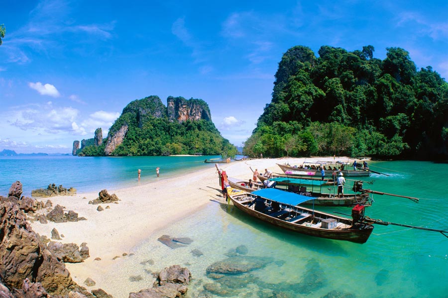 Ao Nang offre un panorama spectaculaire et une atmosphère décontractée