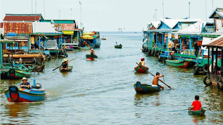 Visiter Tonle Sap en bateau