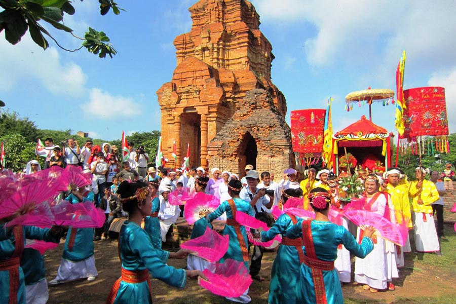 Tour de Po Nagar - Festival à la tour de Po Nagar