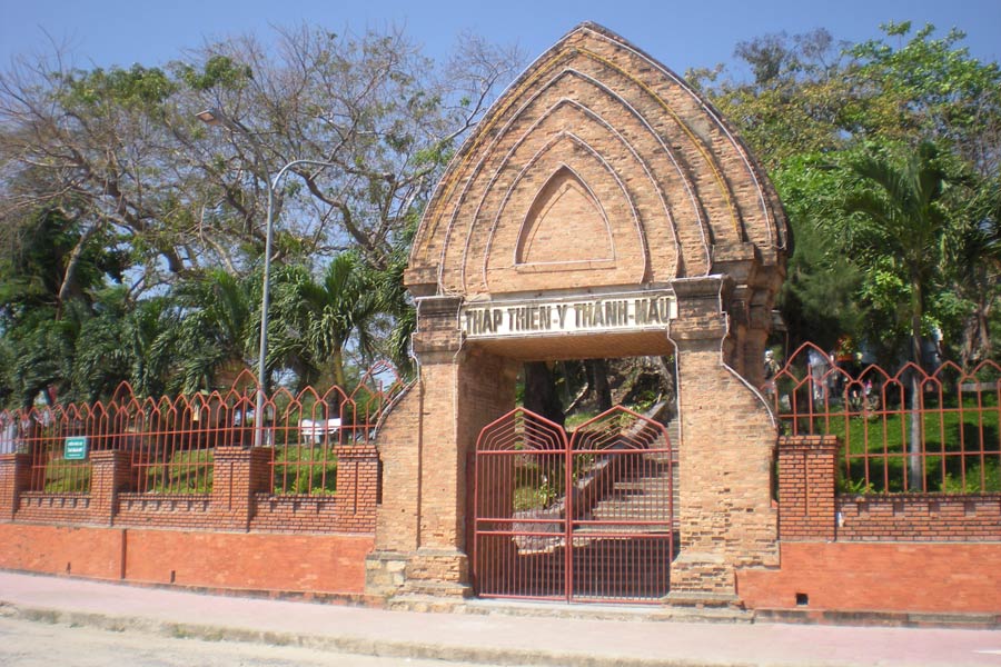 Tour de Po Nagar - Tour d'entrée