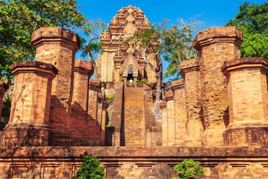 Tour de Po Nagar - Vestibule (Mandapa)