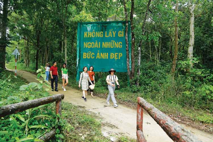 Trekking au sommet de Chu Mom Ray