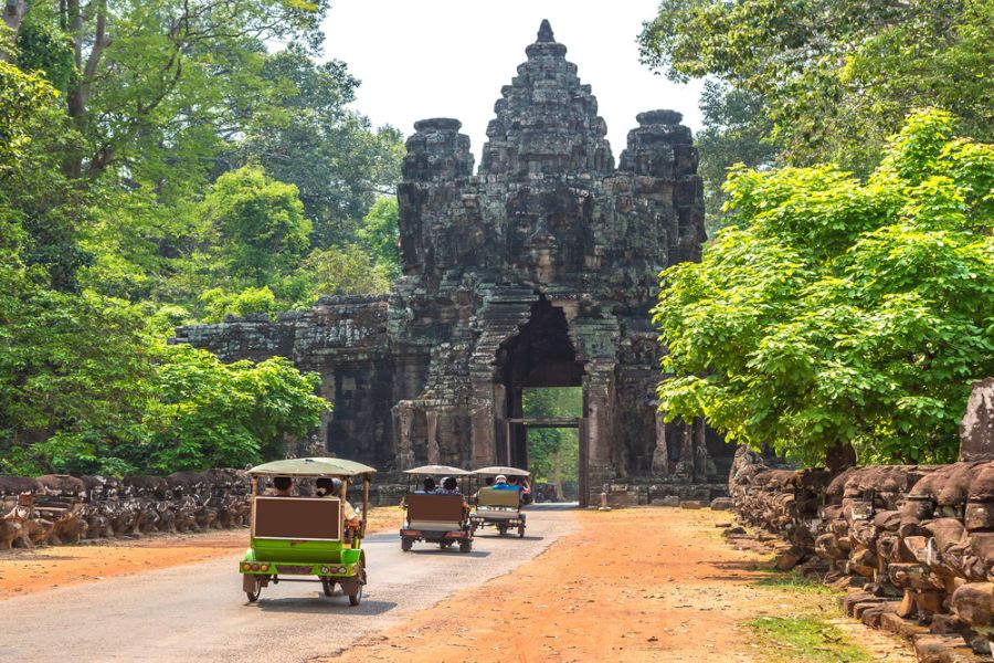 Transport en tuk-tuk vers Angkor Wat