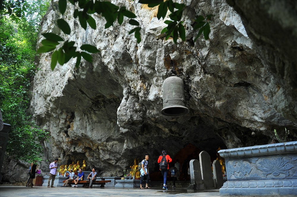 Partir à la découverte des grottes de Tuyet Tinh Coc est une expérience inoubliable