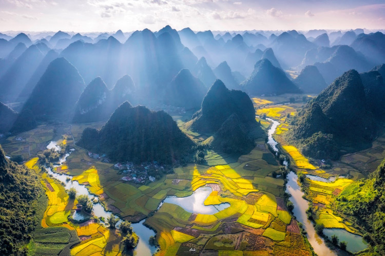 Panorama de la vallée de Phong Nam