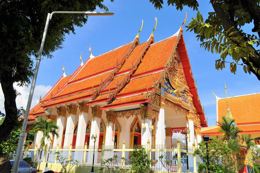 Wat Mongkol Nimit, vieille ville de Phuket – Un temple bouddhiste emblématique reflétant l’héritage culturel et spirituel de la région