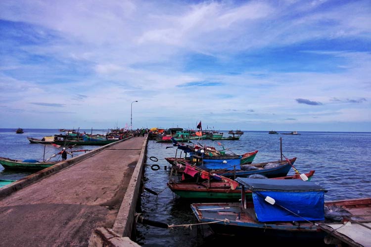 Le port du village de pêcheurs de Ham Ninh