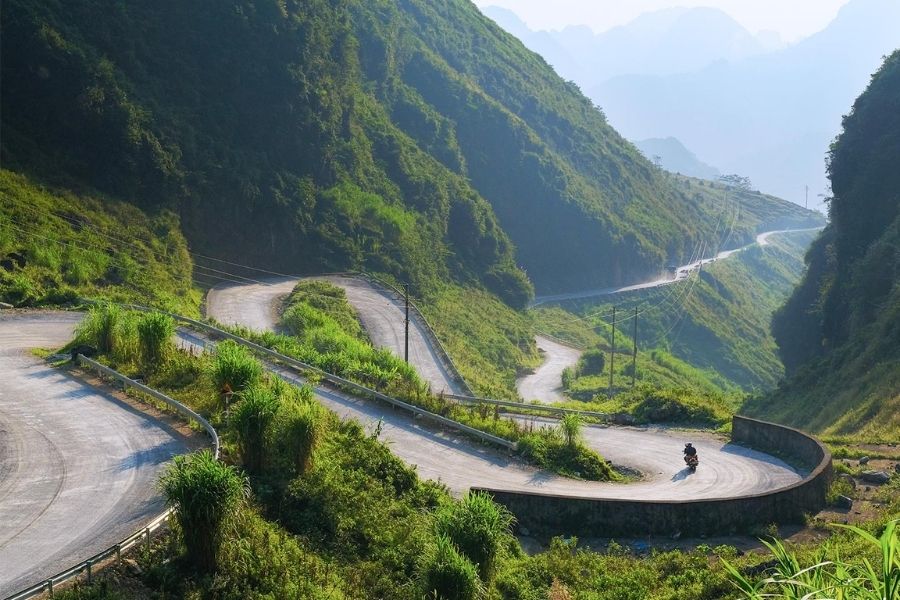 Les paysages verdoyants dans les rues de Ha Giang