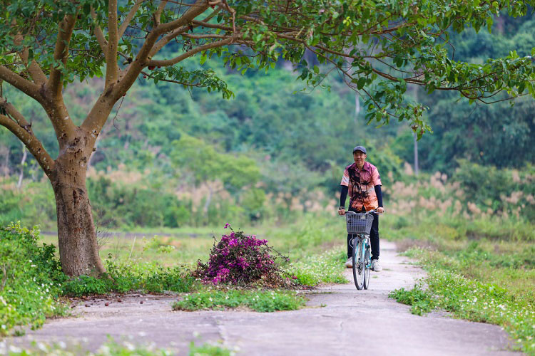 Découvrir le village de Viet Hai à vélo est une expérience inoubliable