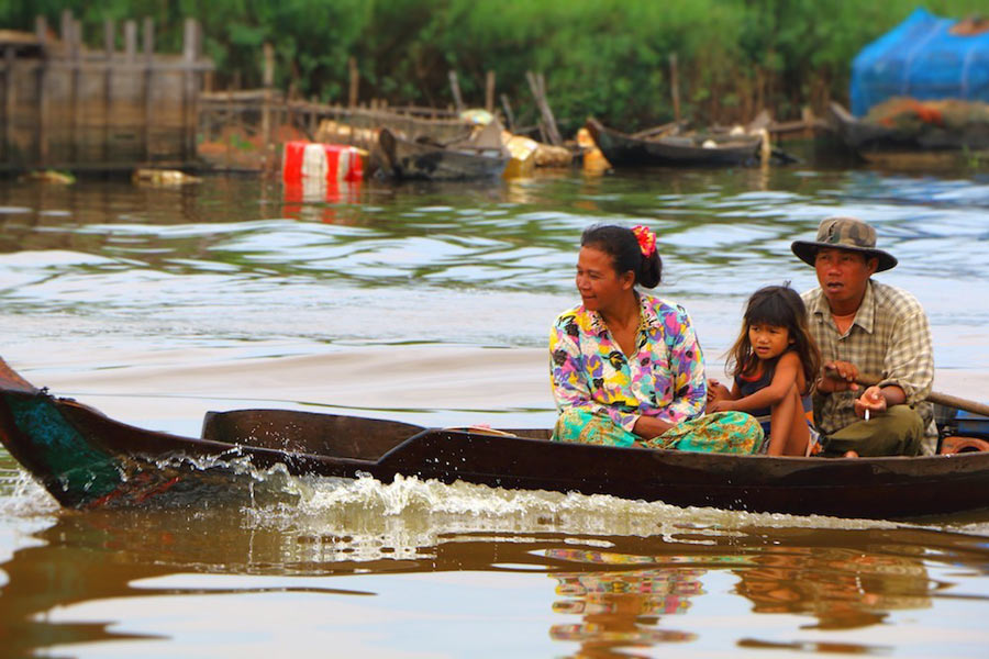 La vie des locaux au village flottant est associée étroitement au lac de Tonlé Sap  