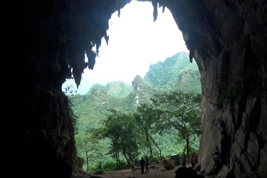 Visite de la grotte A Phủ du village de Hong Ngai : un site historique et culturel incontournable