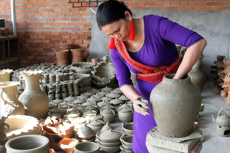 Le village de poterie de Bau Truc est bien préféré par les gens