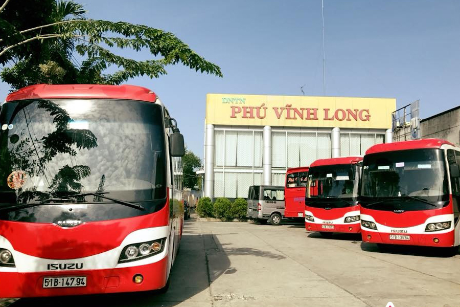 Bus est un moyen de transport pratique pour se rendre à Vinh Long