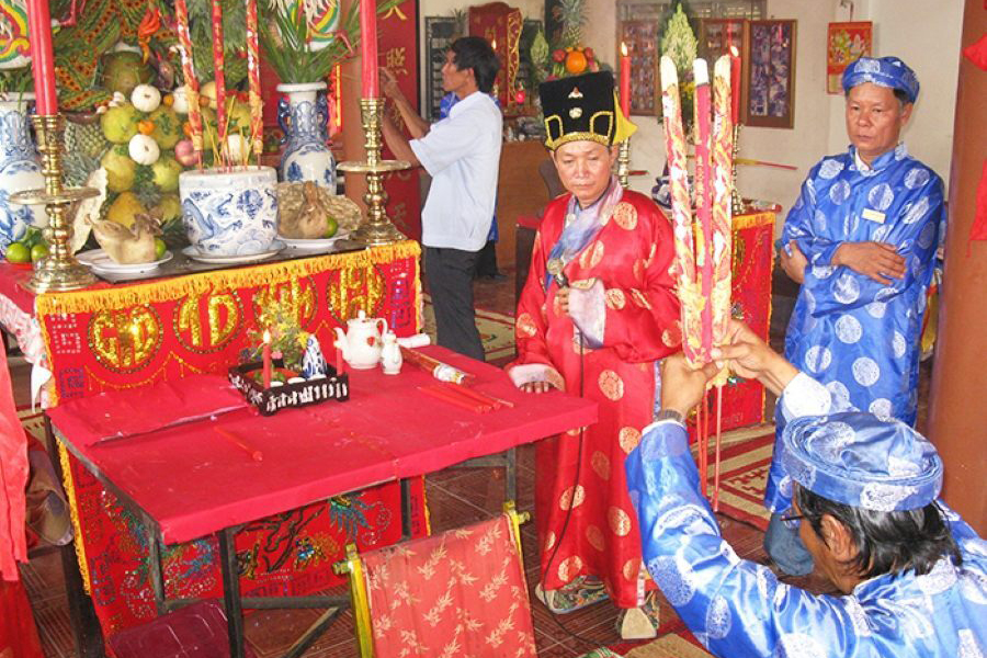 Cérémonie d'Adoration des Temples Mieu, une caractéristique unique dans les croyances du peuple Vinh Long