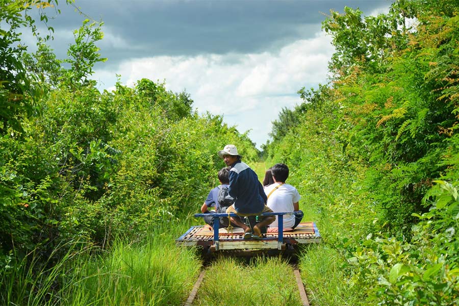 Pour votre voyage 4 jours au Cambodge, n'oubliez pas de prendre le train en bambou à Battambang