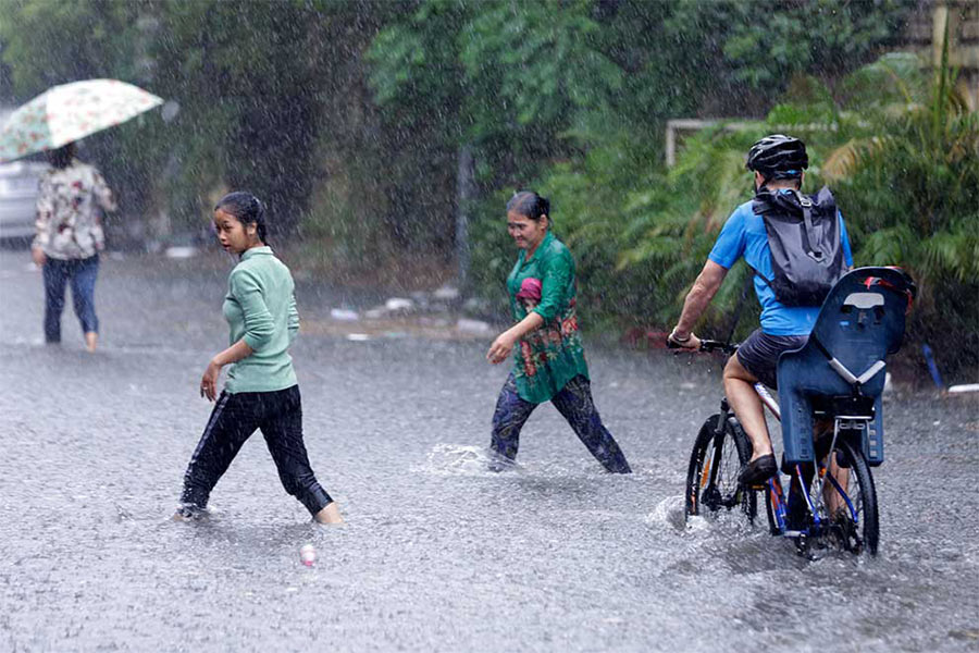 Le juillet commence la saison des pluies au Cambodge