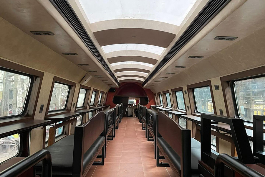 Profitez d’un wagon lumineux avec vue imprenable dans "The Hanoi Train"
